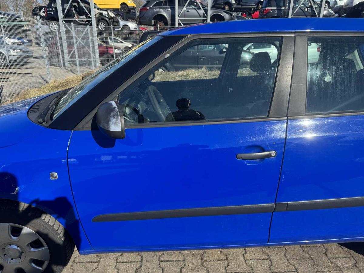 Skoda Fabia 2 5J original T&uuml;r vorn links LF5K Dynamic Blue Rohbau Bj.2009